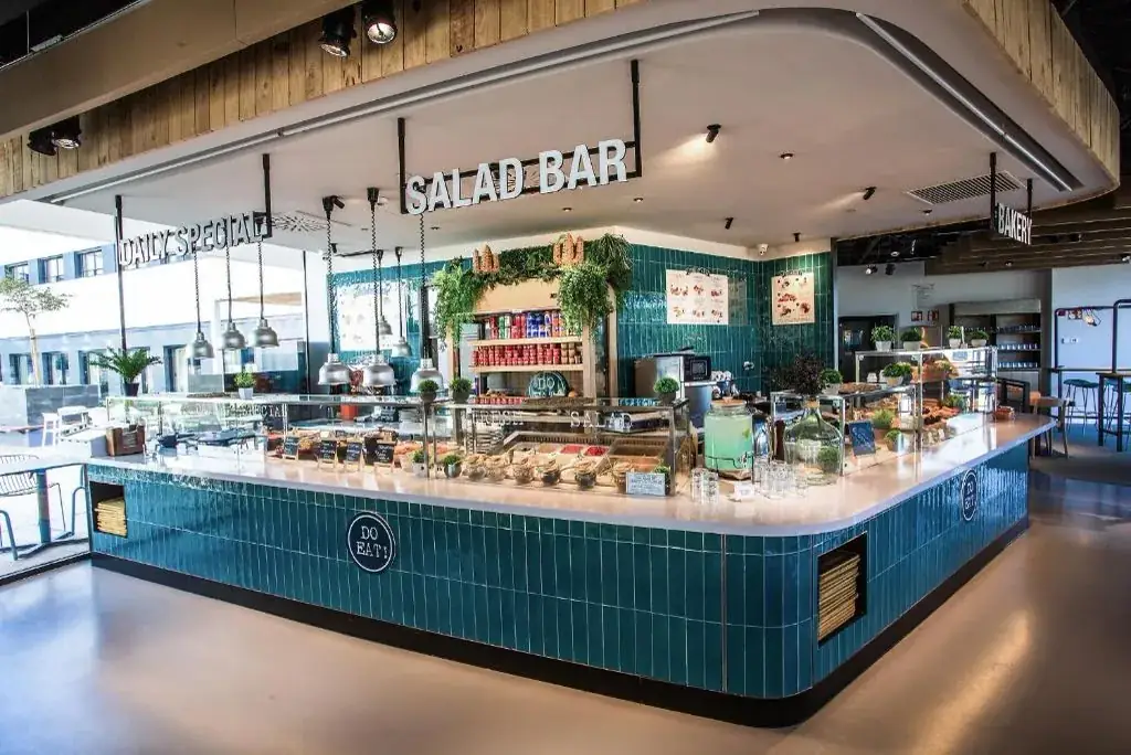 Restaurant and salad bar at Living Experience